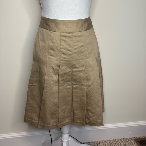 Banana Republic Dresses & Skirts - Banana Republic Woodside Khaki Women's Pleated Skirt. Size 2